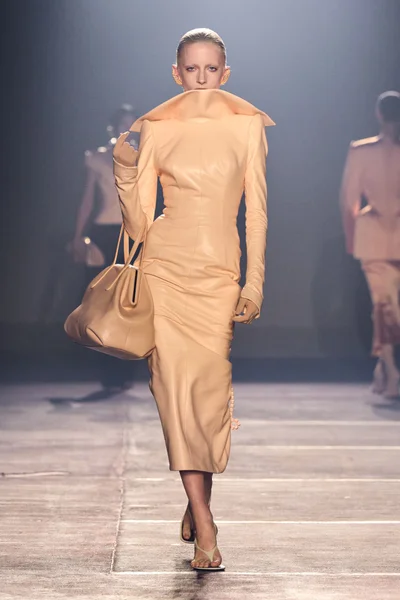 Look 17
